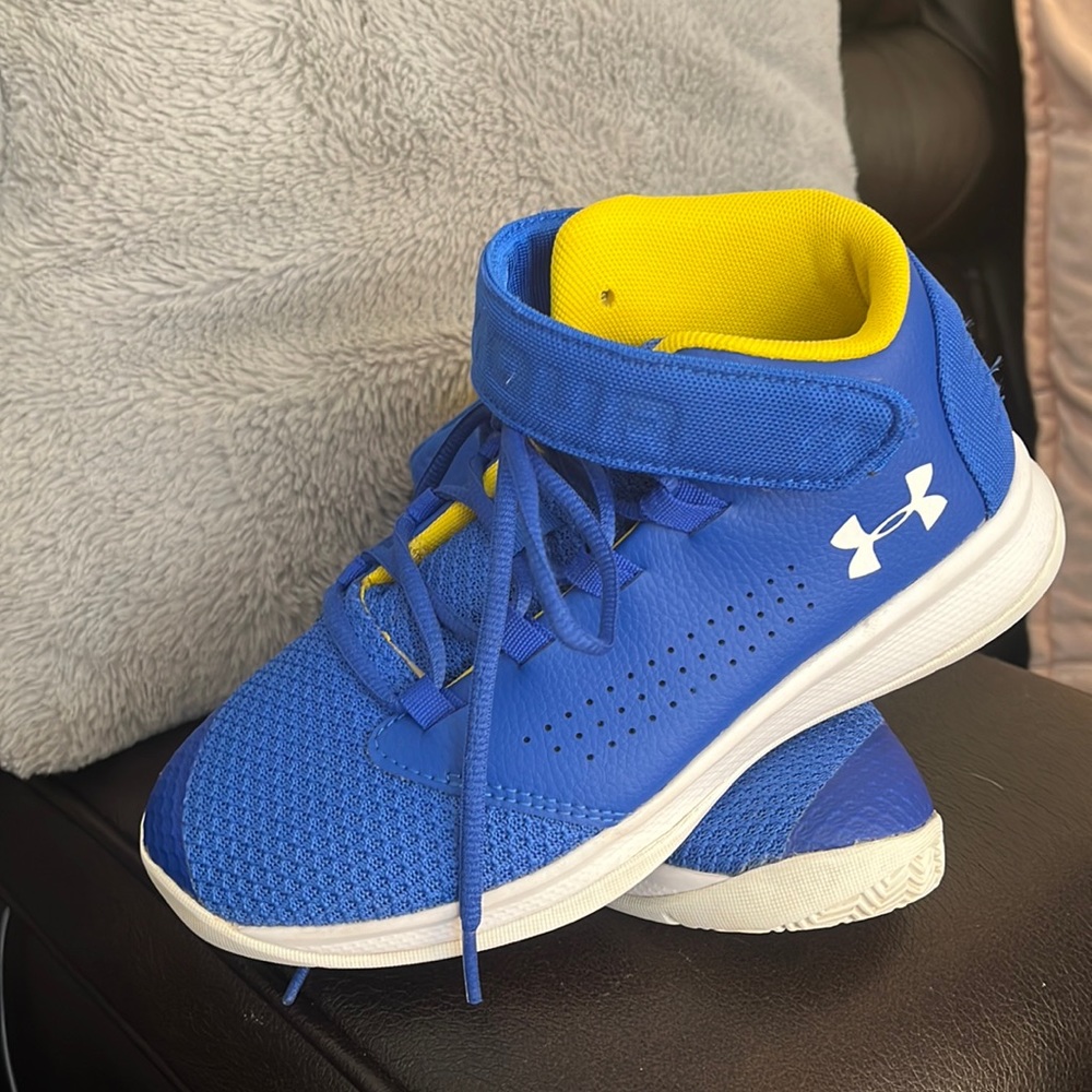 Little boys sneakers